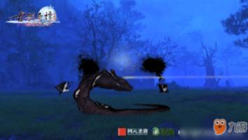 男孩吃鸡腿